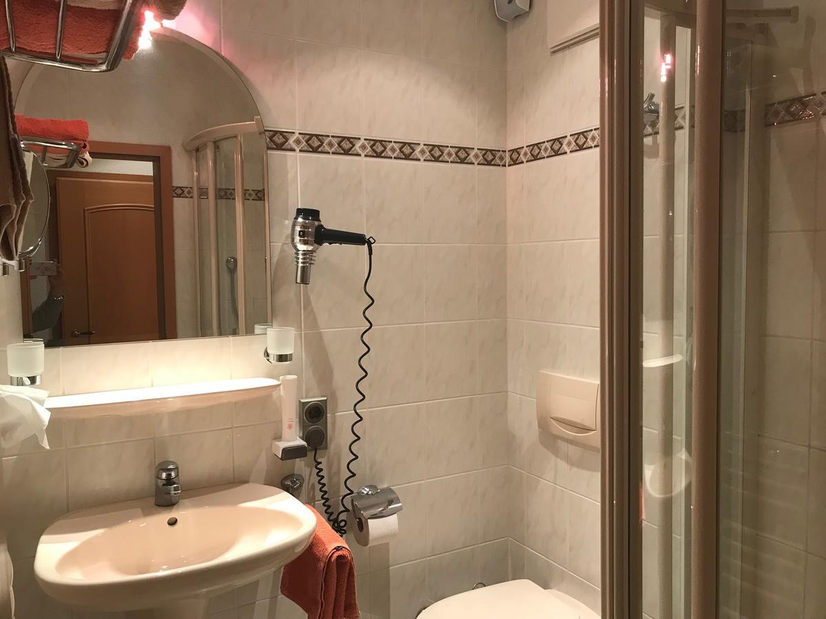 Gasthof & Hotel Goldener Hirsch Bad Berneck im Fichtelgebirge Ngoại thất bức ảnh